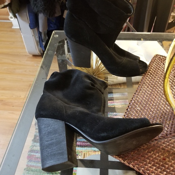 Chinese Laundry Booties - Picture 5 of 7